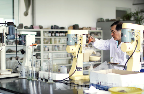 gold-ore-process-testing.jpg