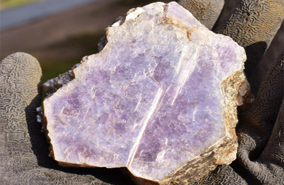 lepidolite-lithium-ore.png