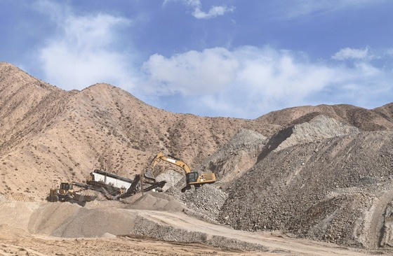 backup-03-screening-plant-operation.jpg