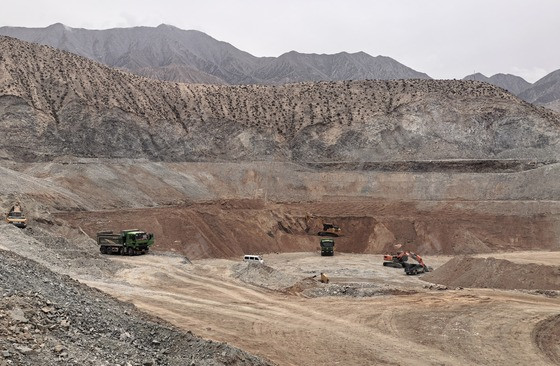 07-dam-embankment-progress.jpg