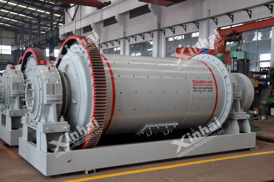 Wet grid type ball mill